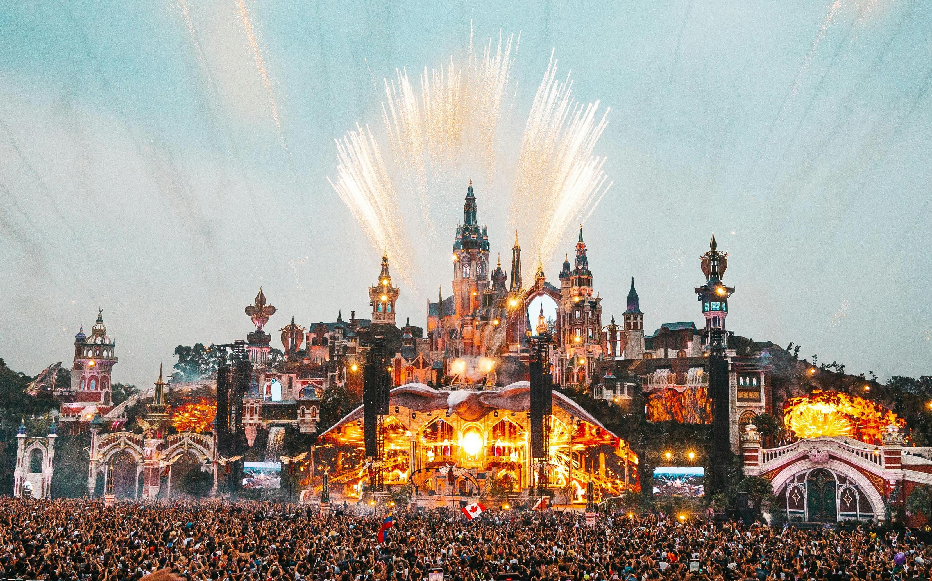 Capa do artigo: Tomorrowland Brasil 2027: Day Pass ou Full Madness, qual vale mais a pena?