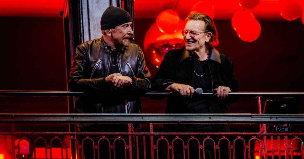 Capa do artigo: U2 celebra 50 anos com show na escola onde tudo começou; veja o setlist
